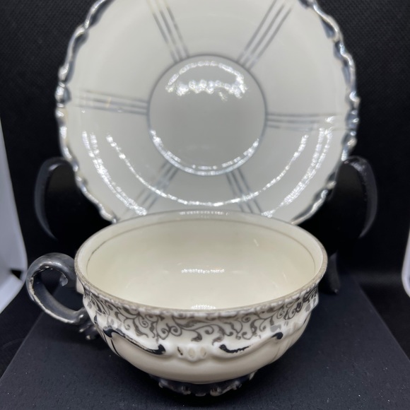 Vintage Tea Cup and Saucer - Picture 2 of 4